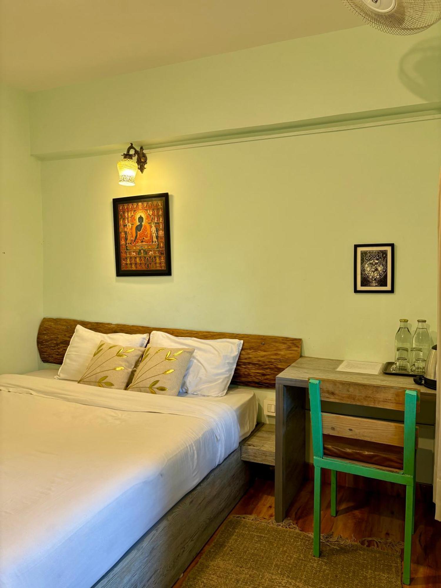 Eevolve Dharamkot - An Eco Hostel McLeod Ganj Extérieur photo