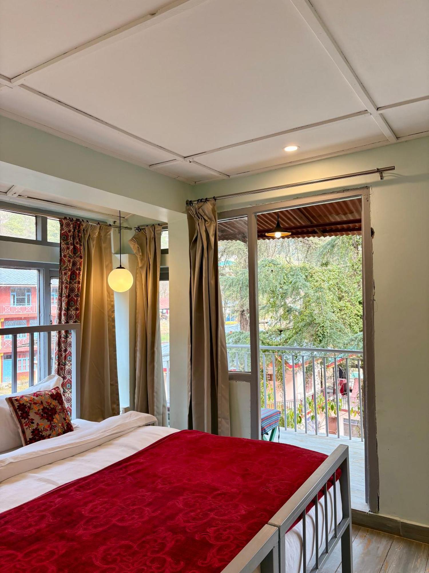 Eevolve Dharamkot - An Eco Hostel McLeod Ganj Extérieur photo